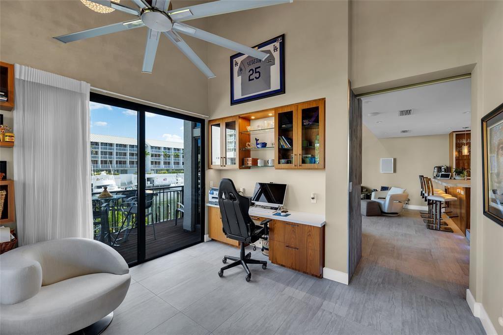 PORTSIDE YACHT CLUB - Residential