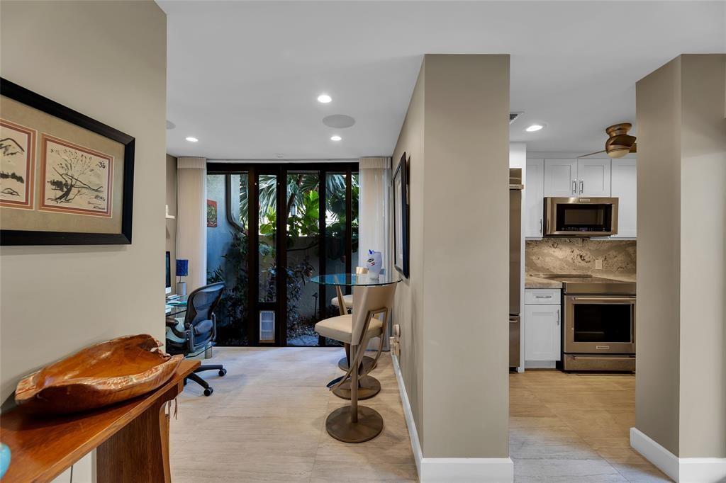 PORTSIDE YACHT CLUB - Residential