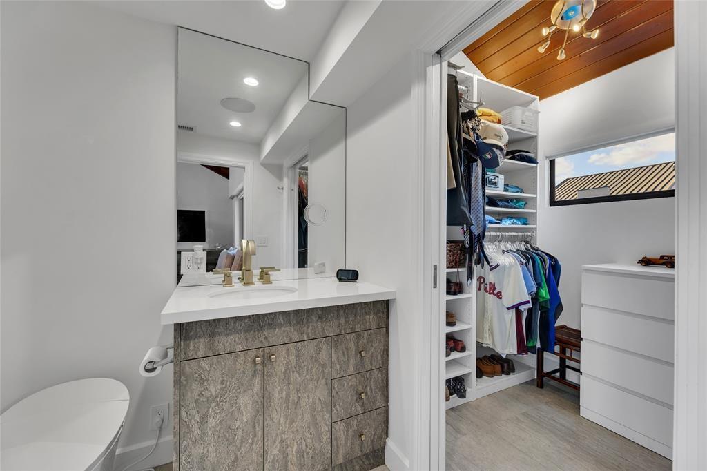 PORTSIDE YACHT CLUB - Residential