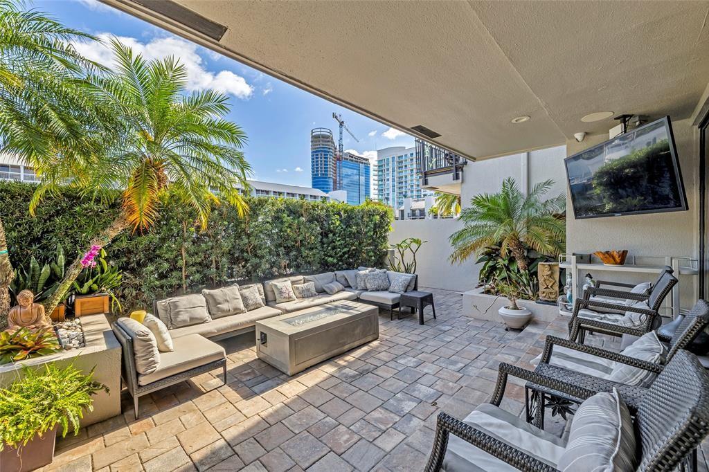 PORTSIDE YACHT CLUB - Residential