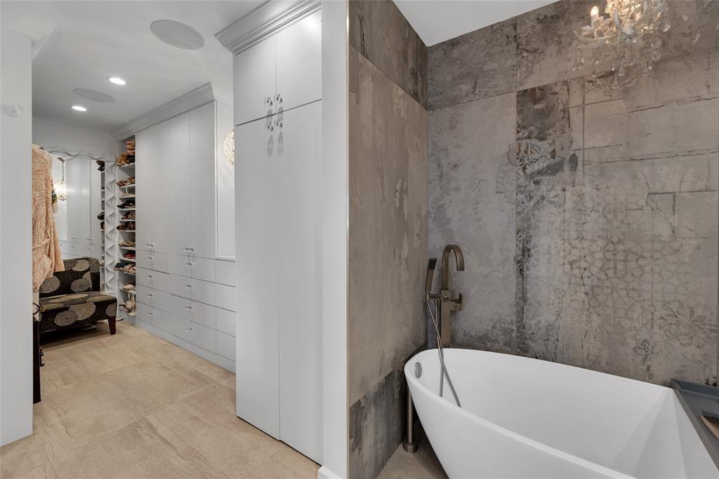 PORTSIDE YACHT CLUB - Residential