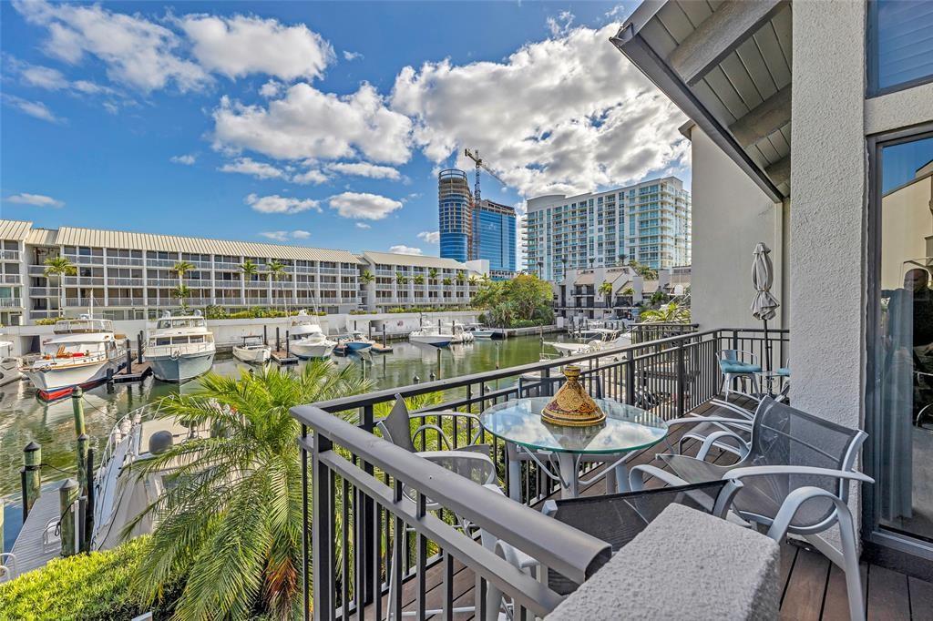 PORTSIDE YACHT CLUB - Residential