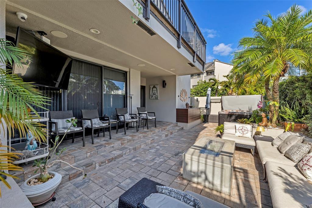 PORTSIDE YACHT CLUB - Residential