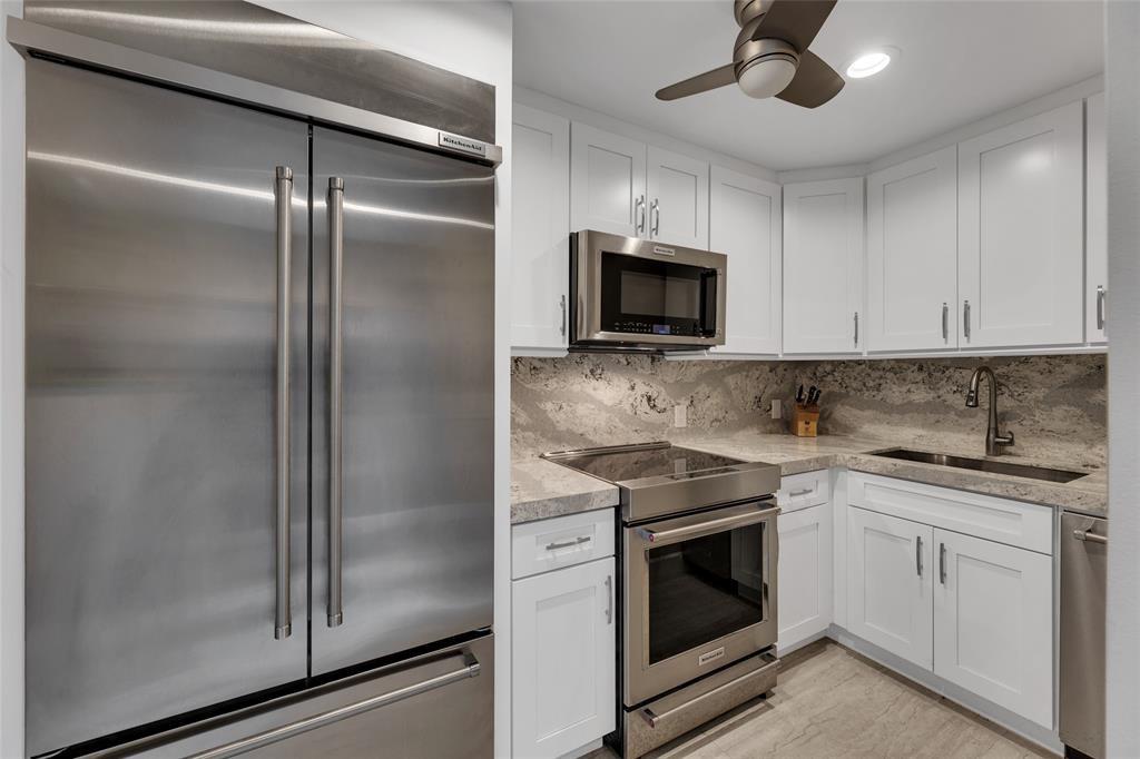 PORTSIDE YACHT CLUB - Residential