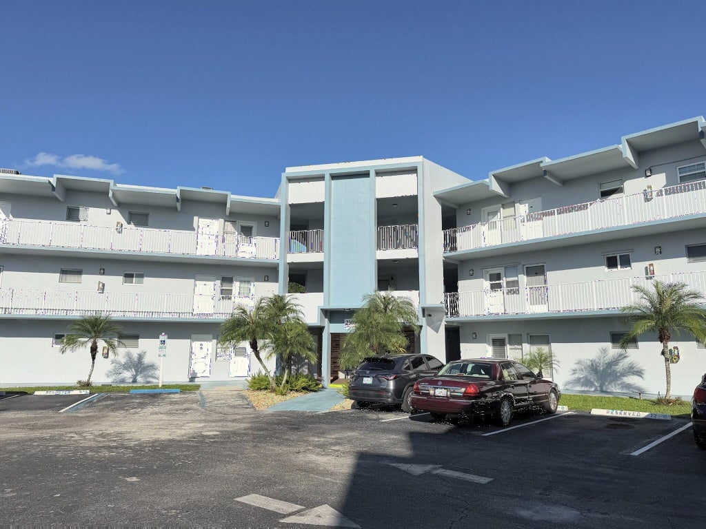Photo of 2309 PARK Lane #210, Hollywood, FL 33021 (MLS # B26089346)