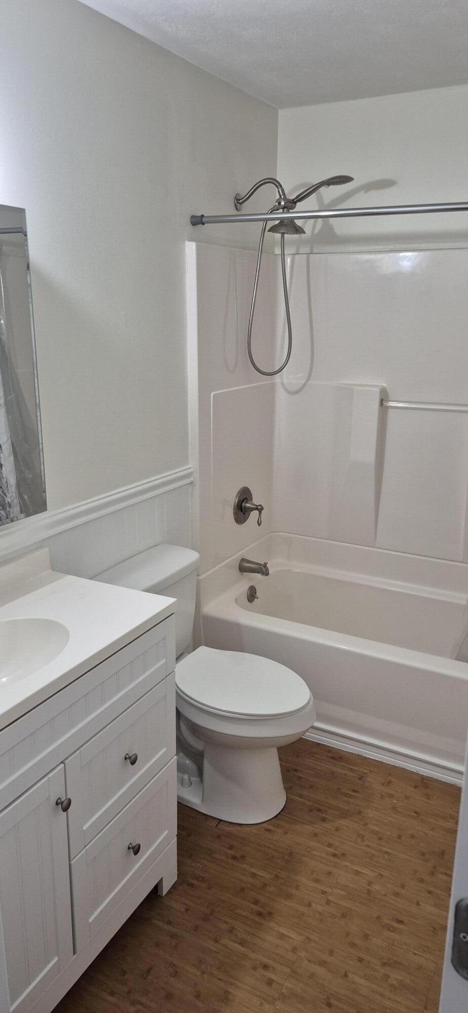 825 SW Canary Terrace