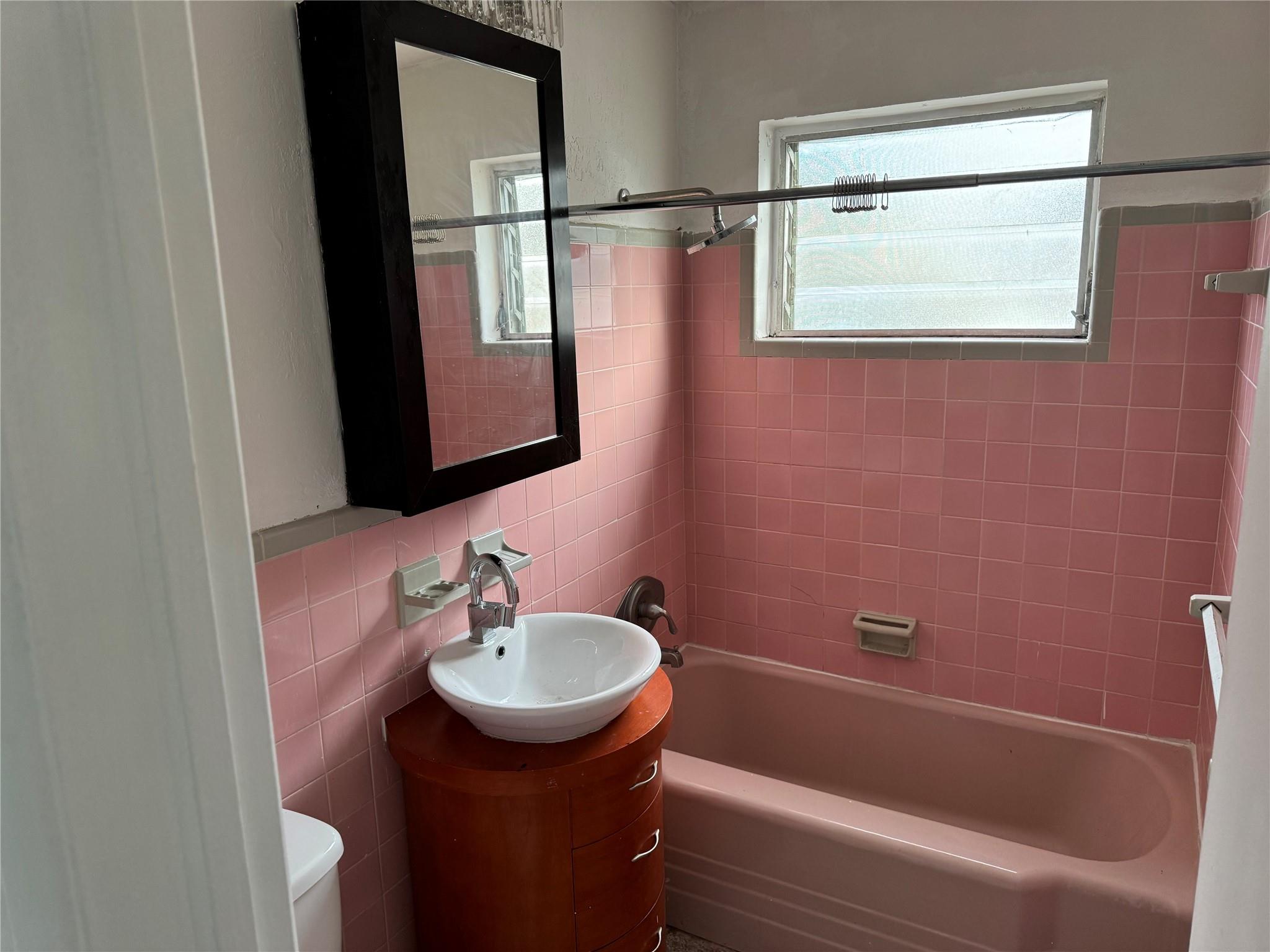 HALLANDALE PARK NO 3 6-7 - Residential Lease