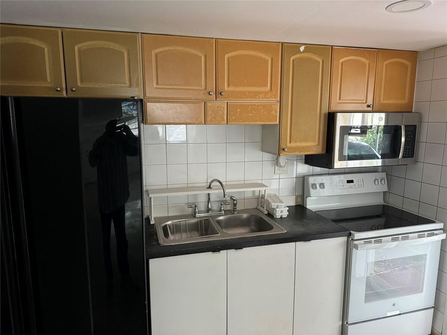 Charming 2/1 duplex in the heart of Hallandale Beach! Enjoy a bright and spacious layout with ceramic tile floors throughout, garden views and 2 assigned parking spaces. Unbeatable location just minutes from Gulfstream Park, shopping, dining and major roads. Annual rental, unfurnished, pet-friendly with restrictions. Come see it today and make this comfortable duplex your next home!