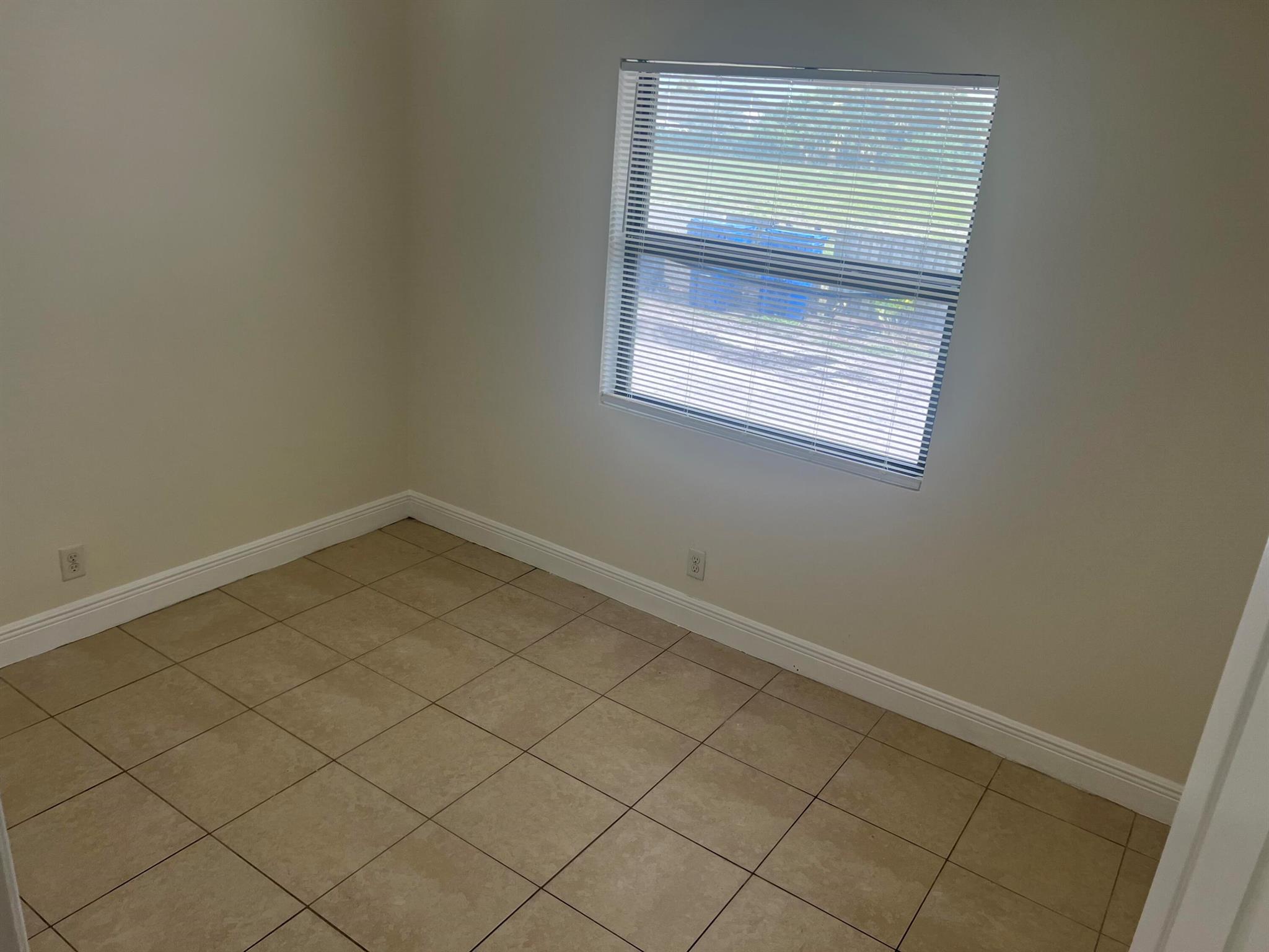 2820 Avenue S 4 A1