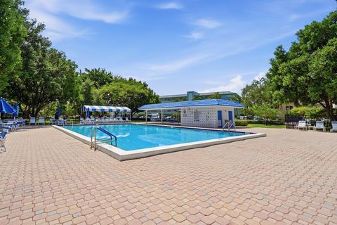 Tiny photo for 3005 Portofino Isle #M2, Coconut Creek, FL 33066 (MLS # B26029501)