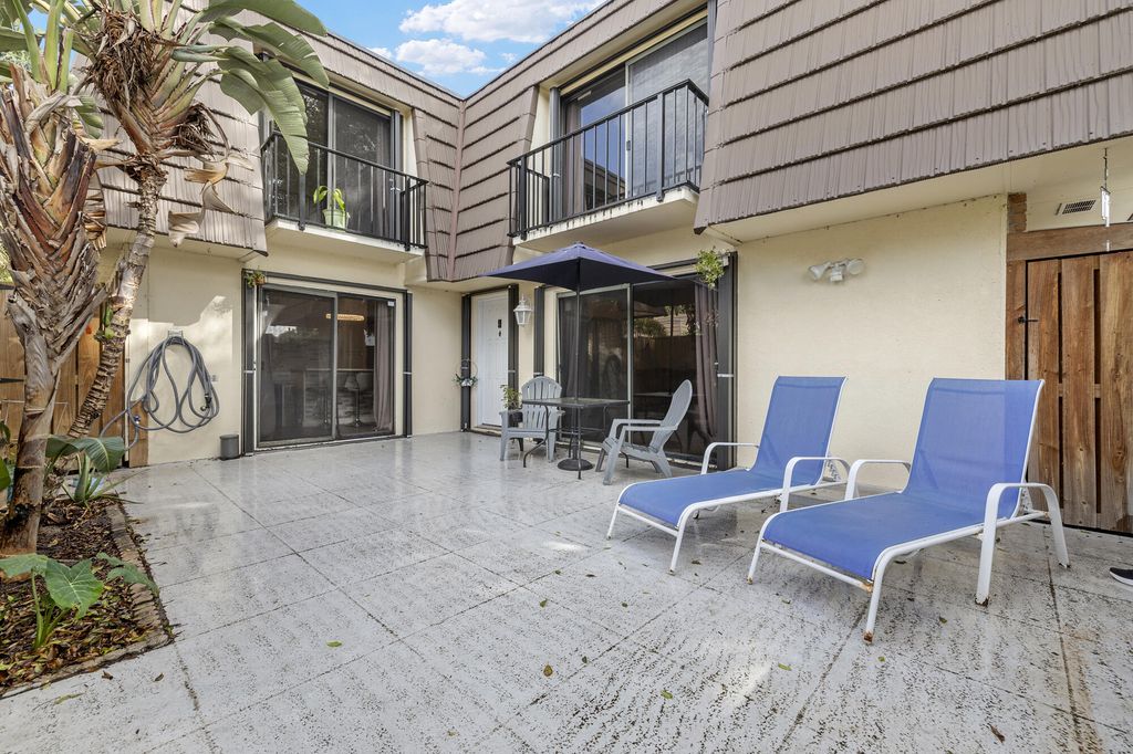 Photo of 1426 14th Court, Palm Beach Gardens, FL 33410 (MLS # R11030714)