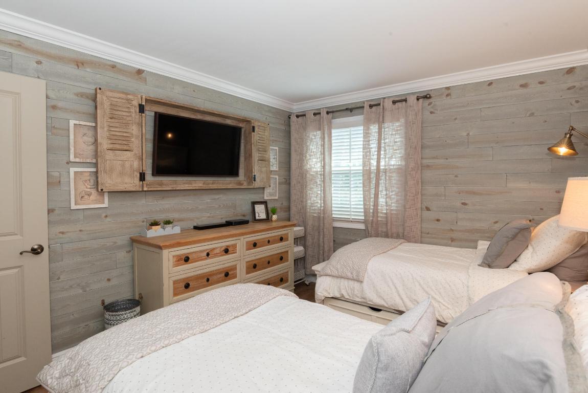 BEACHWOOD VILLAS CONDO - Residential