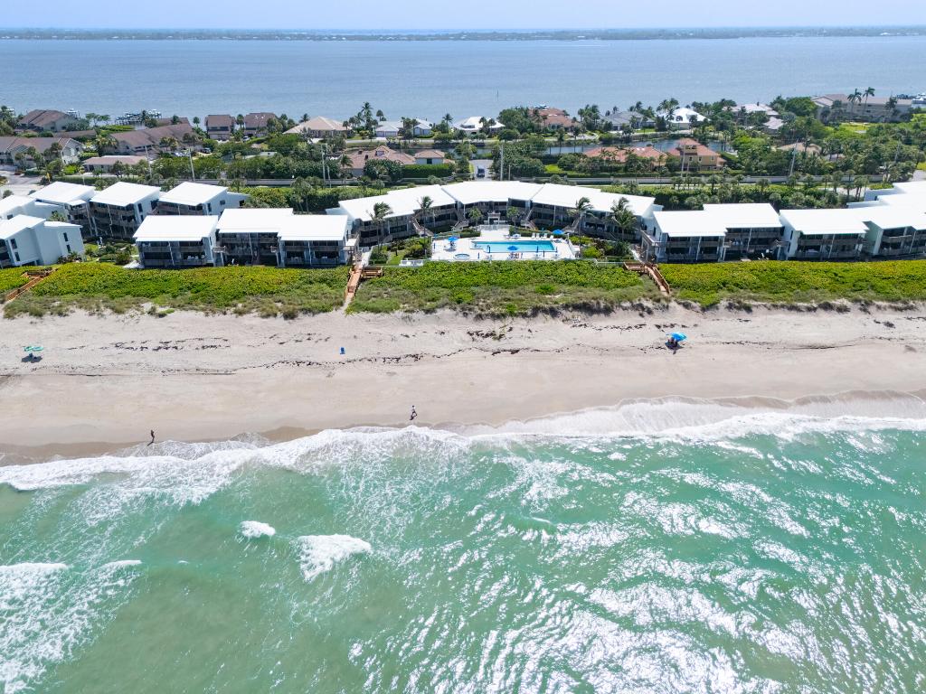 BEACHWOOD VILLAS CONDO - Residential