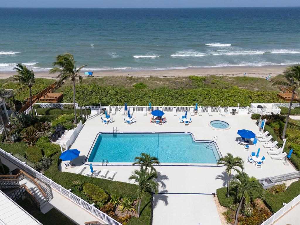 BEACHWOOD VILLAS CONDO - Residential