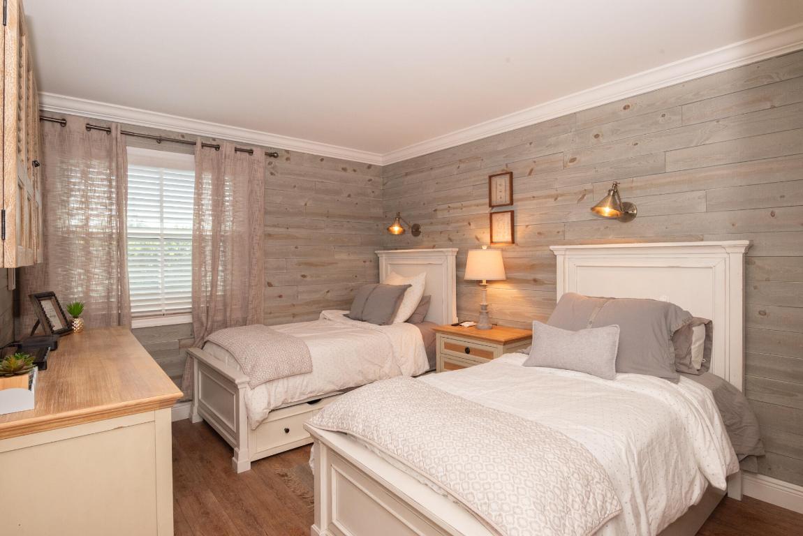 BEACHWOOD VILLAS CONDO - Residential