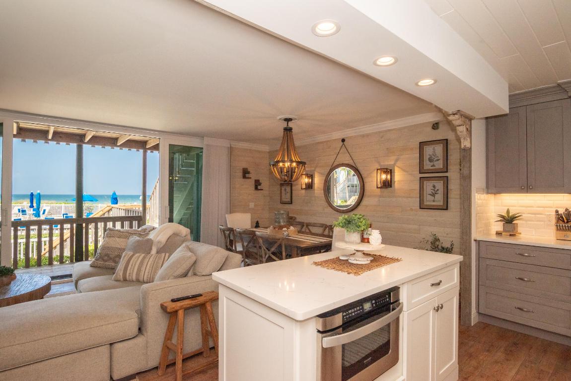 BEACHWOOD VILLAS CONDO - Residential