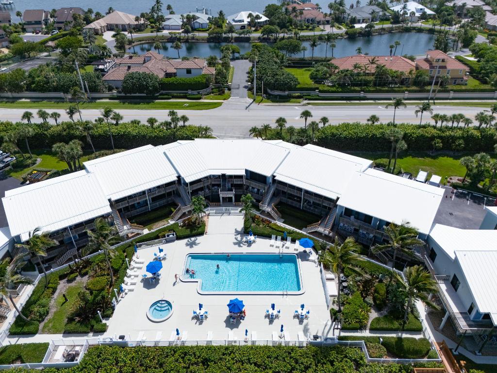 BEACHWOOD VILLAS CONDO - Residential