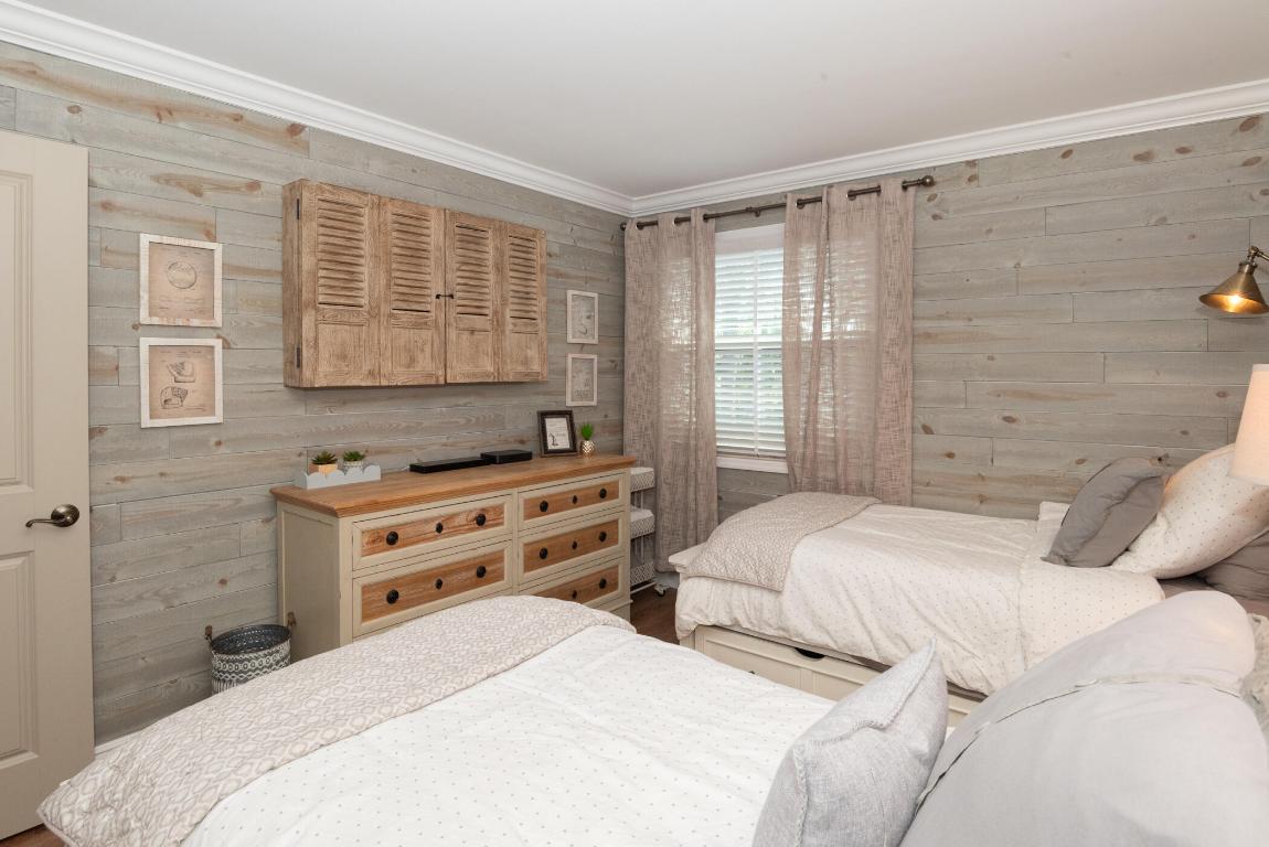 BEACHWOOD VILLAS CONDO - Residential