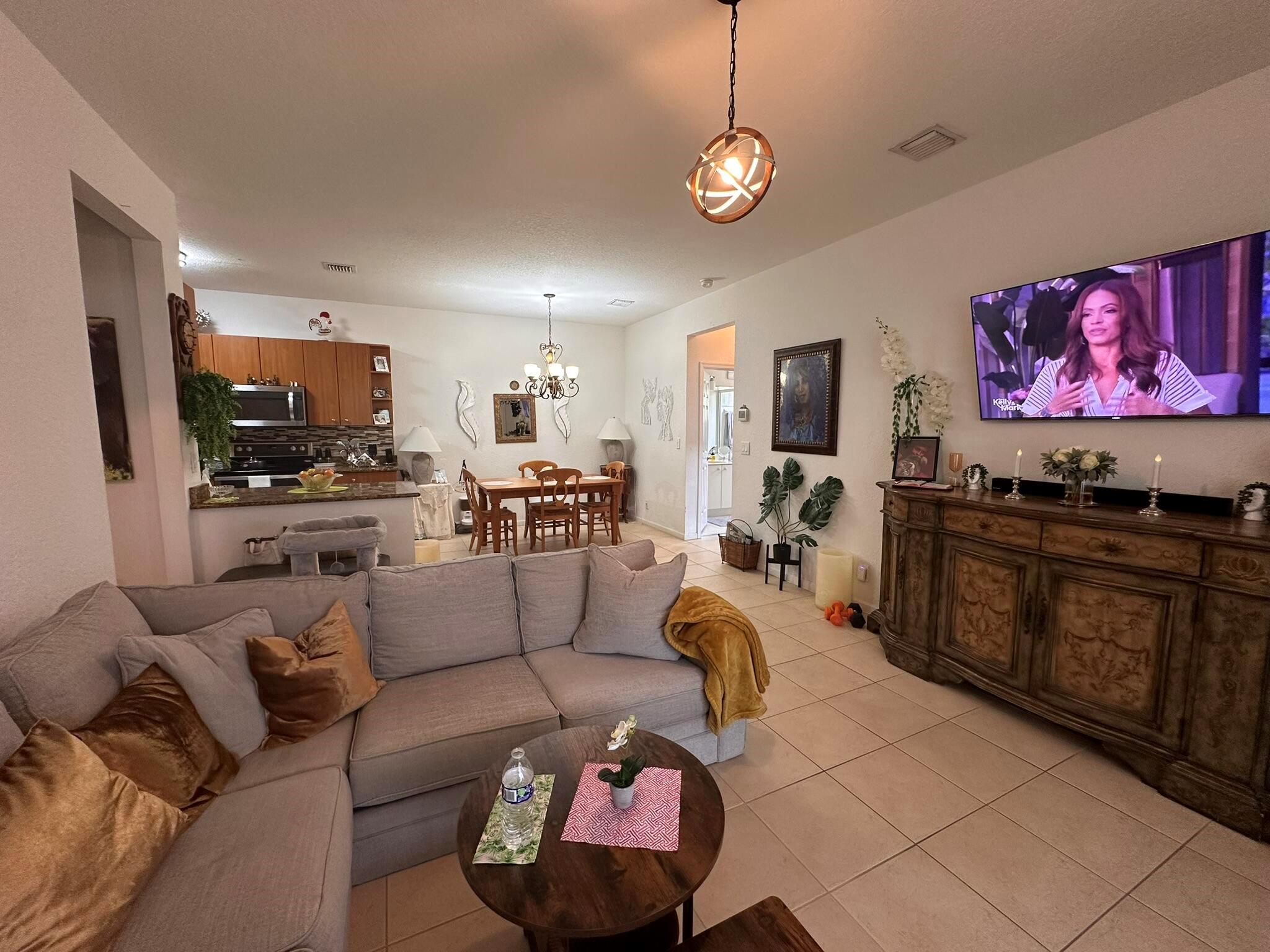 ROSEMONT CONDO - Residential Lease
