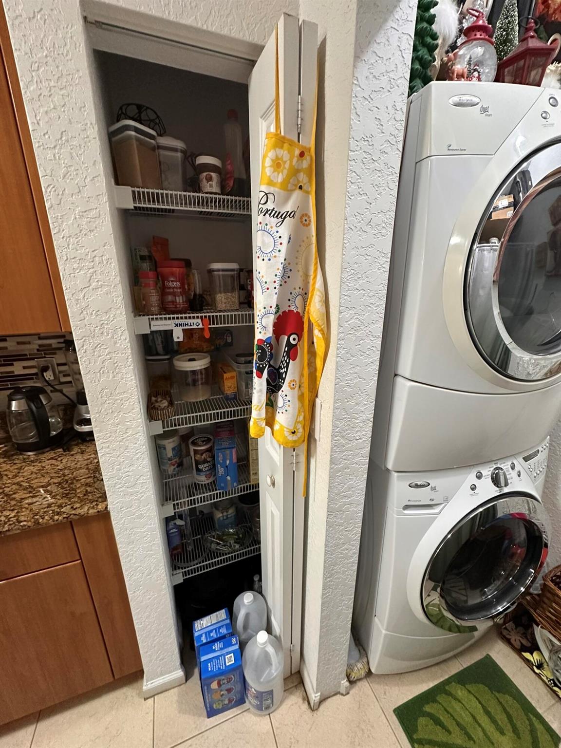 ROSEMONT CONDO - Residential Lease