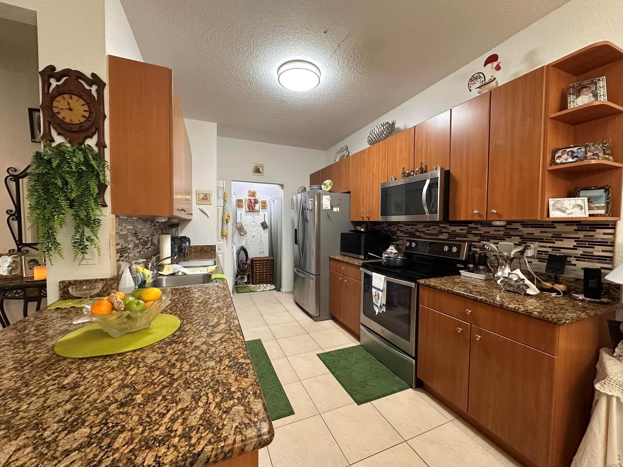 ROSEMONT CONDO - Residential Lease