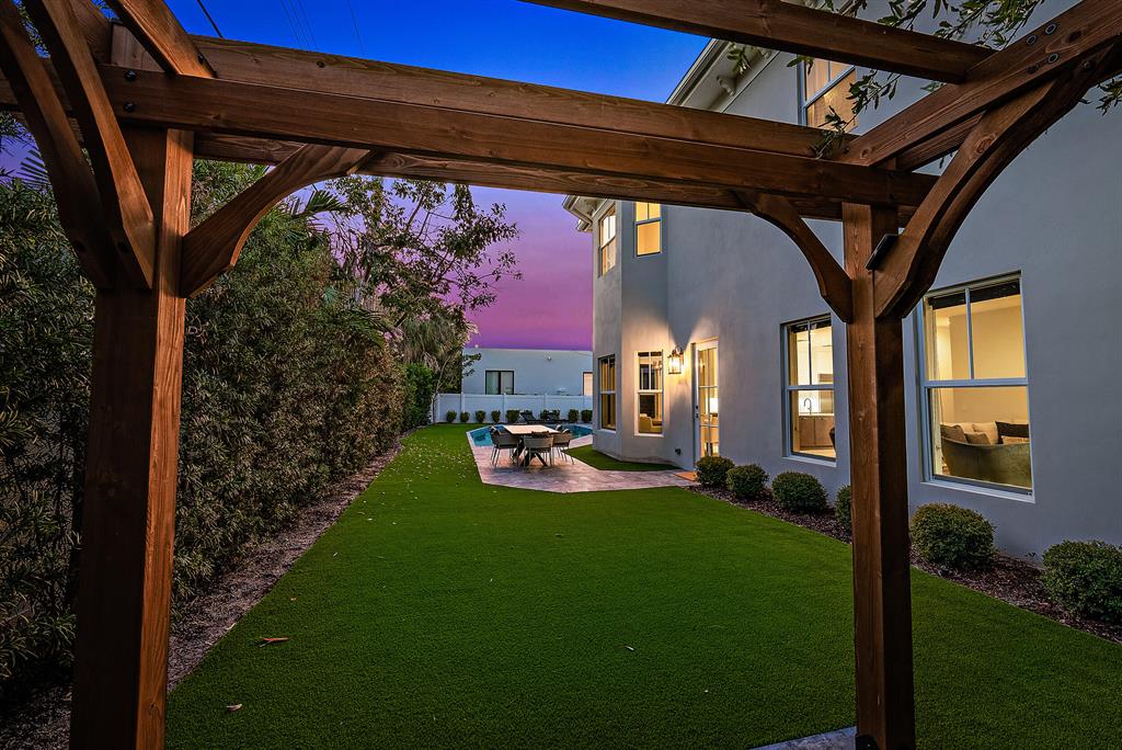 SHADOWLAWN IN - Residential