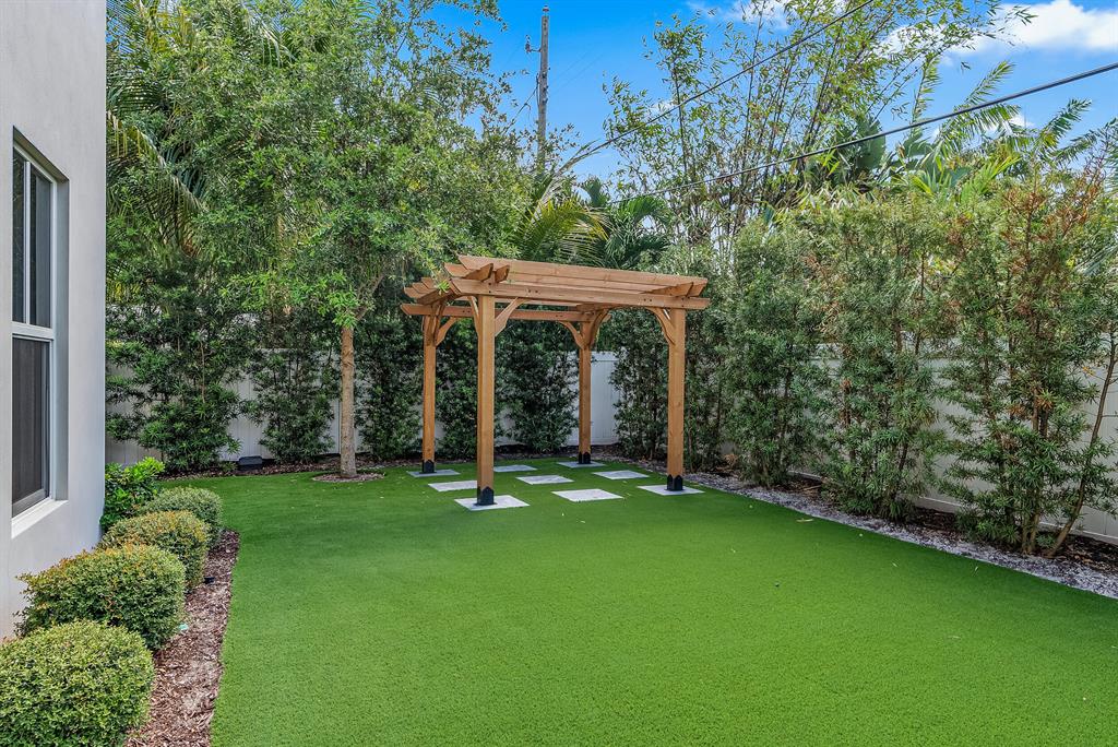 SHADOWLAWN IN - Residential