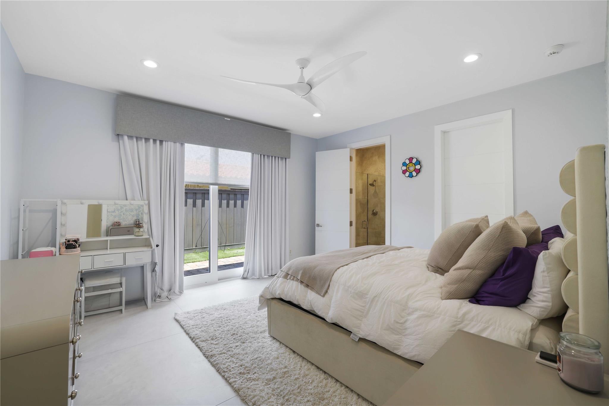 BOCA HARBOUR - Residential