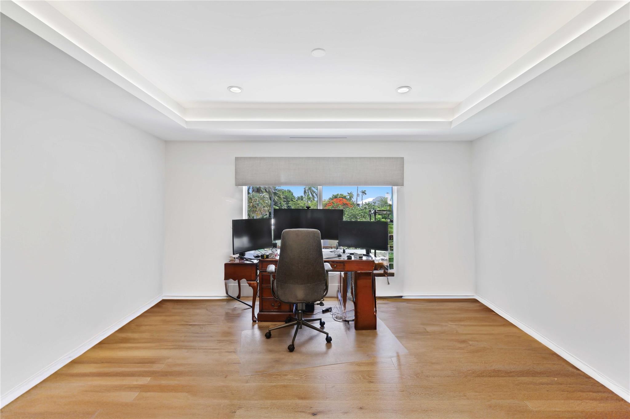 BOCA HARBOUR - Residential