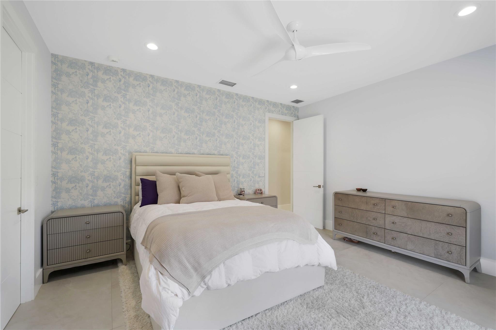 BOCA HARBOUR - Residential