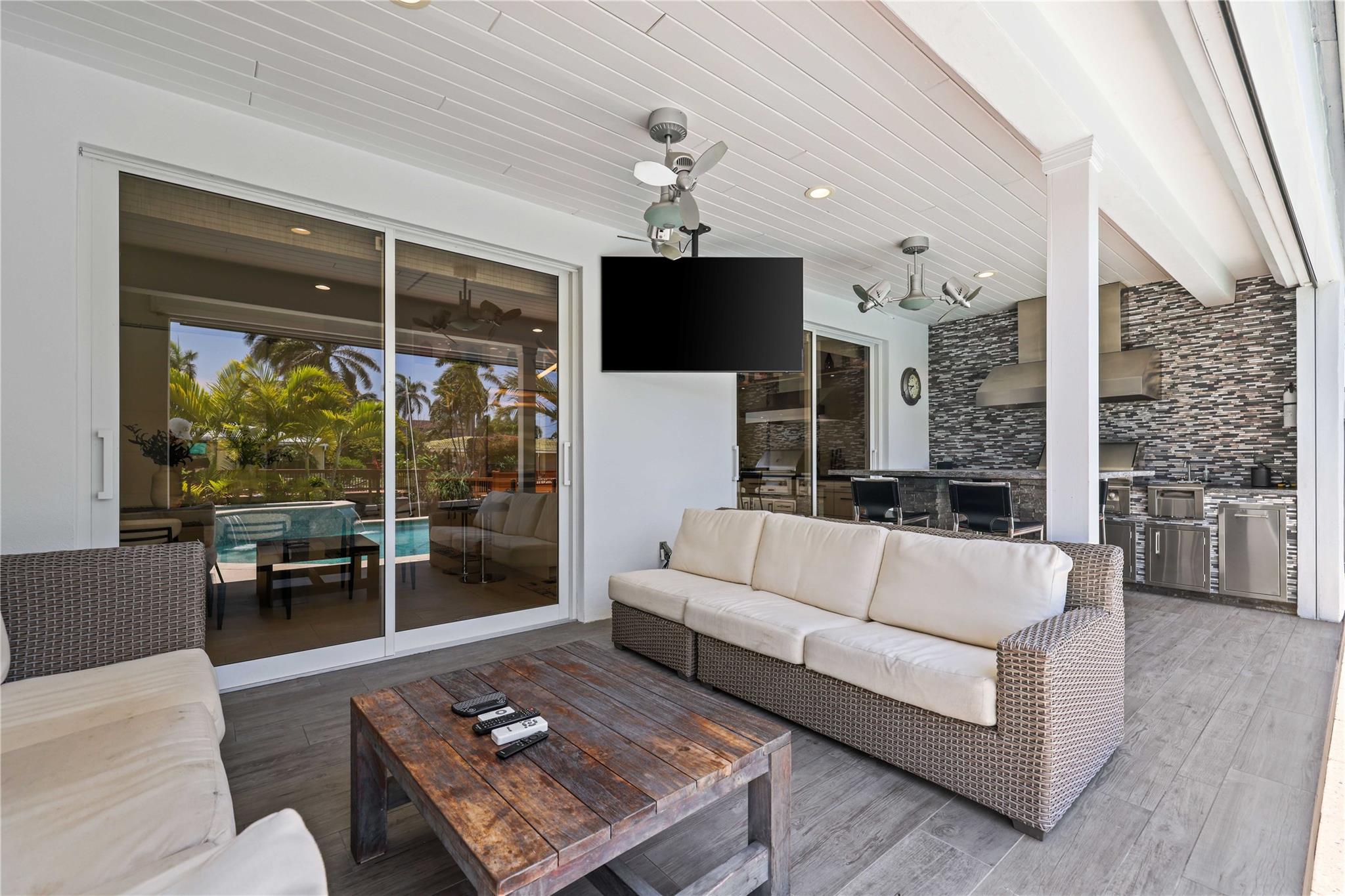 BOCA HARBOUR - Residential