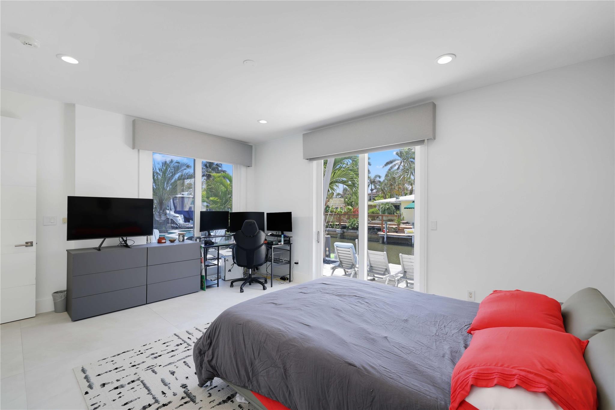 BOCA HARBOUR - Residential