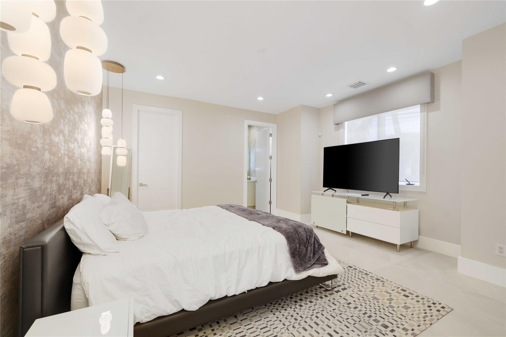 BOCA HARBOUR - Residential