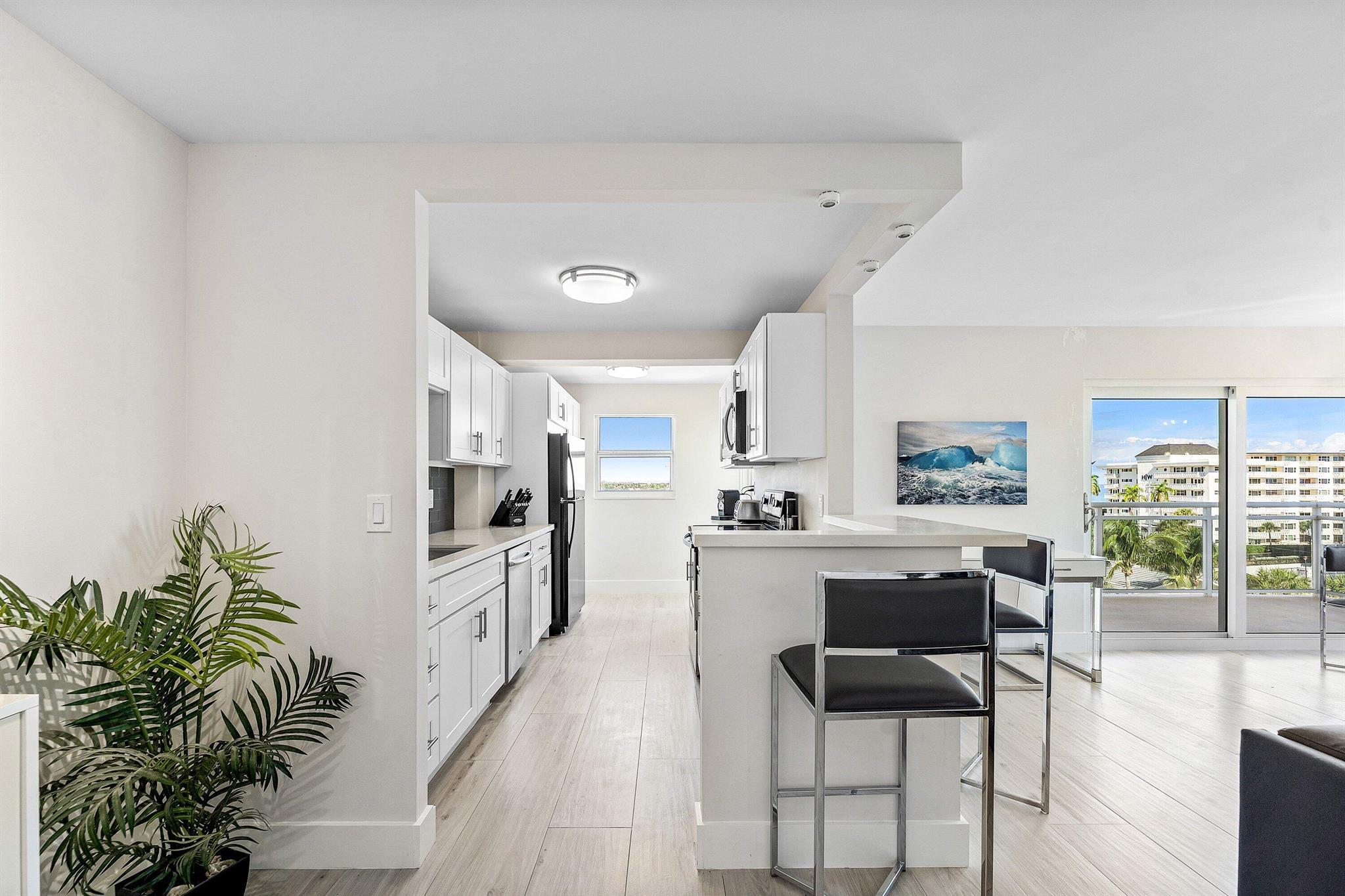 1160 Hillsboro Mile 607