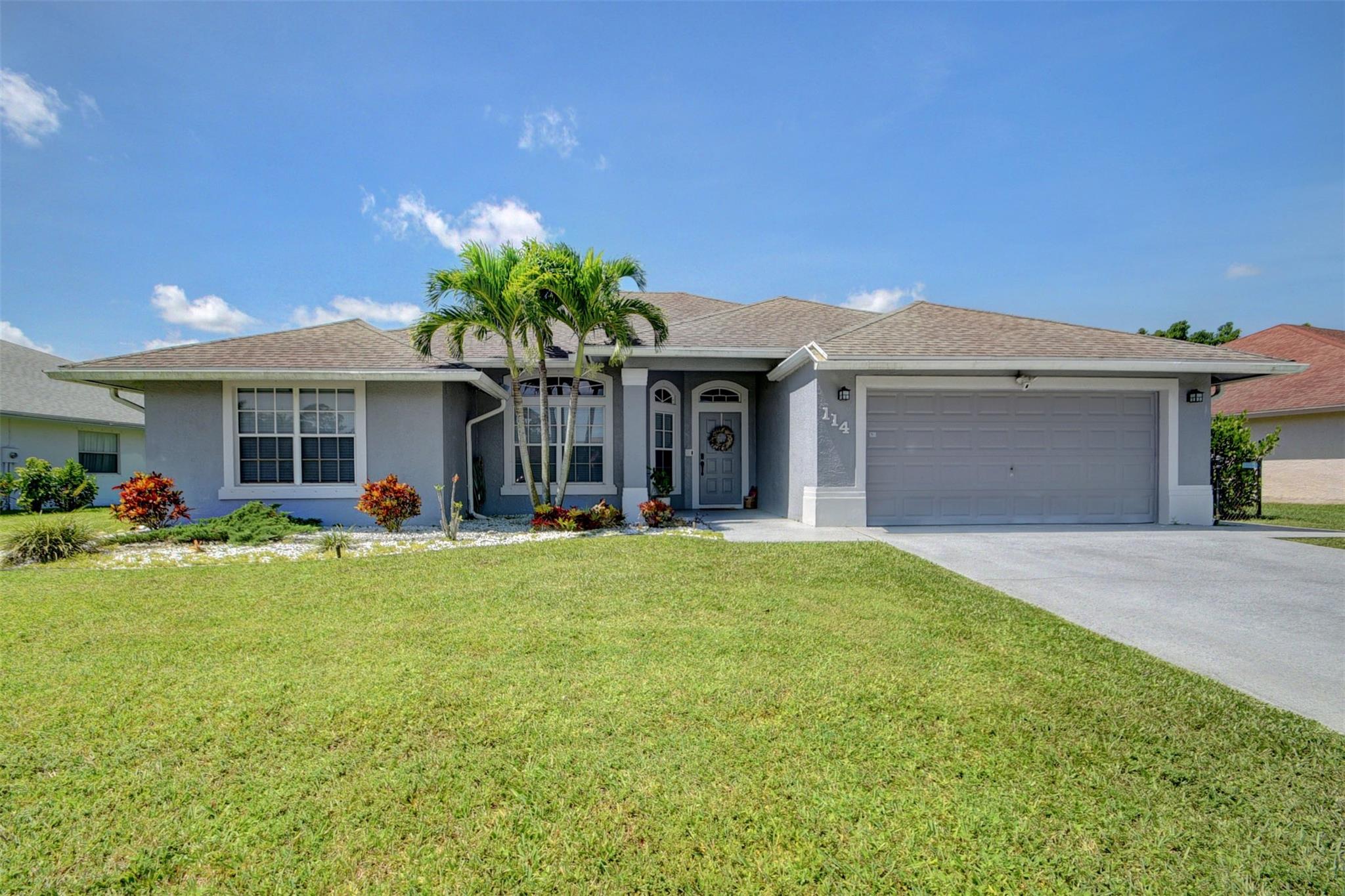 This beautiful lakefront home is move-in ready & boasts 3 bedrooms, 2 bathrooms, & a salt-chlorinated pool w/ a sun shelf, jets, & a travertine deck. With its bright open floor plan, 10' ceilings, & newly remodeled kitchen complete with SS appliances, shaker cabinets, coffee bar, barn door pantry, & granite countertops, this home is perfect for entertaining. The family room off the screened patio and formal dining room add to its charm. The master suite features a walk-in closet & remodeled bathroom with double sinks, separate shower, oversized tub, & linen closet. The fenced backyard provides relaxing outdoor space. Located in Crestwood Glenn, this home is in an excellent school district. Addt'l features include a 2018 AC & water heater, as well as a high-capacity laundry.