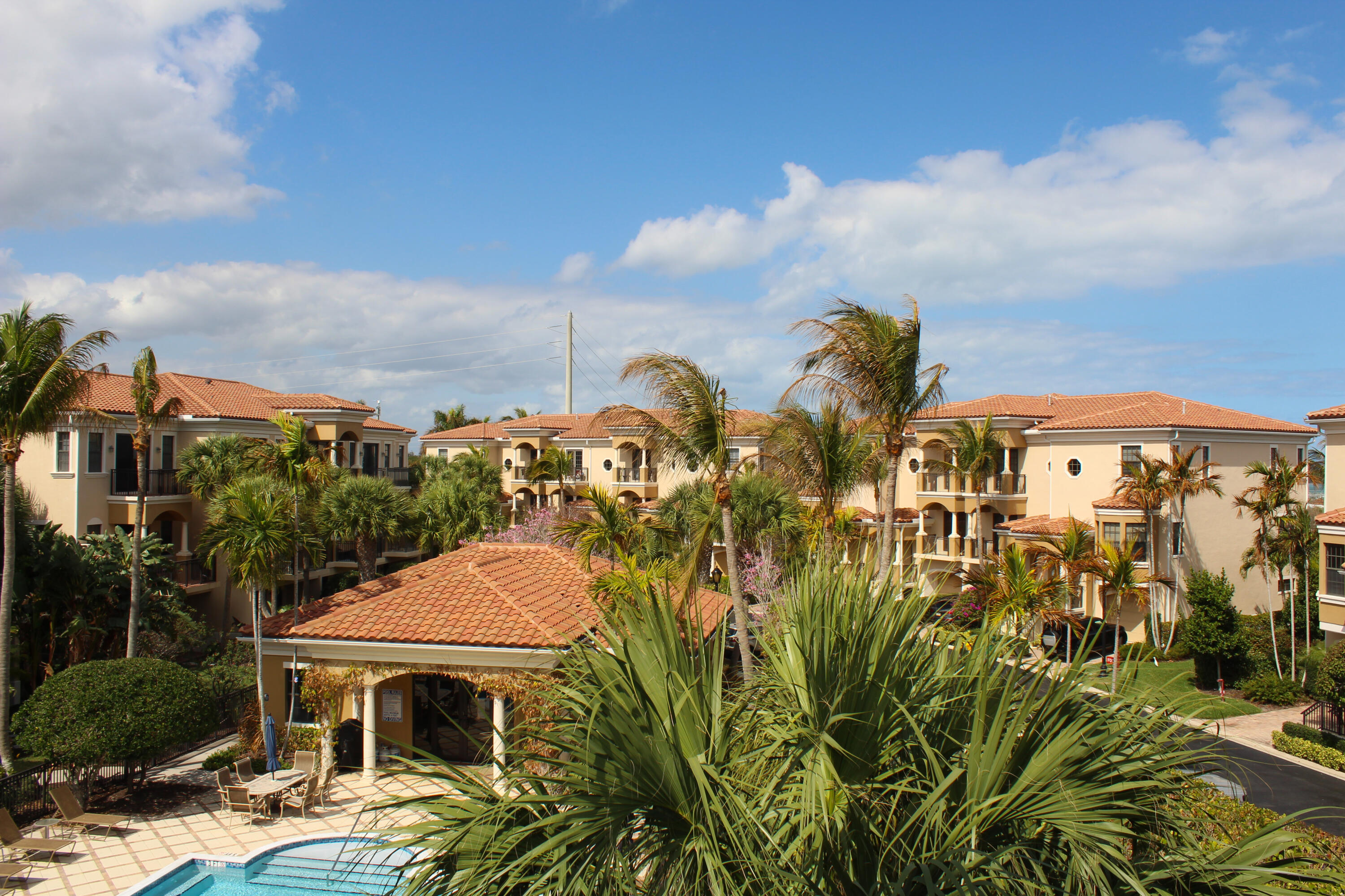 CASA DEL SOL OF TEQUESTA - Residential