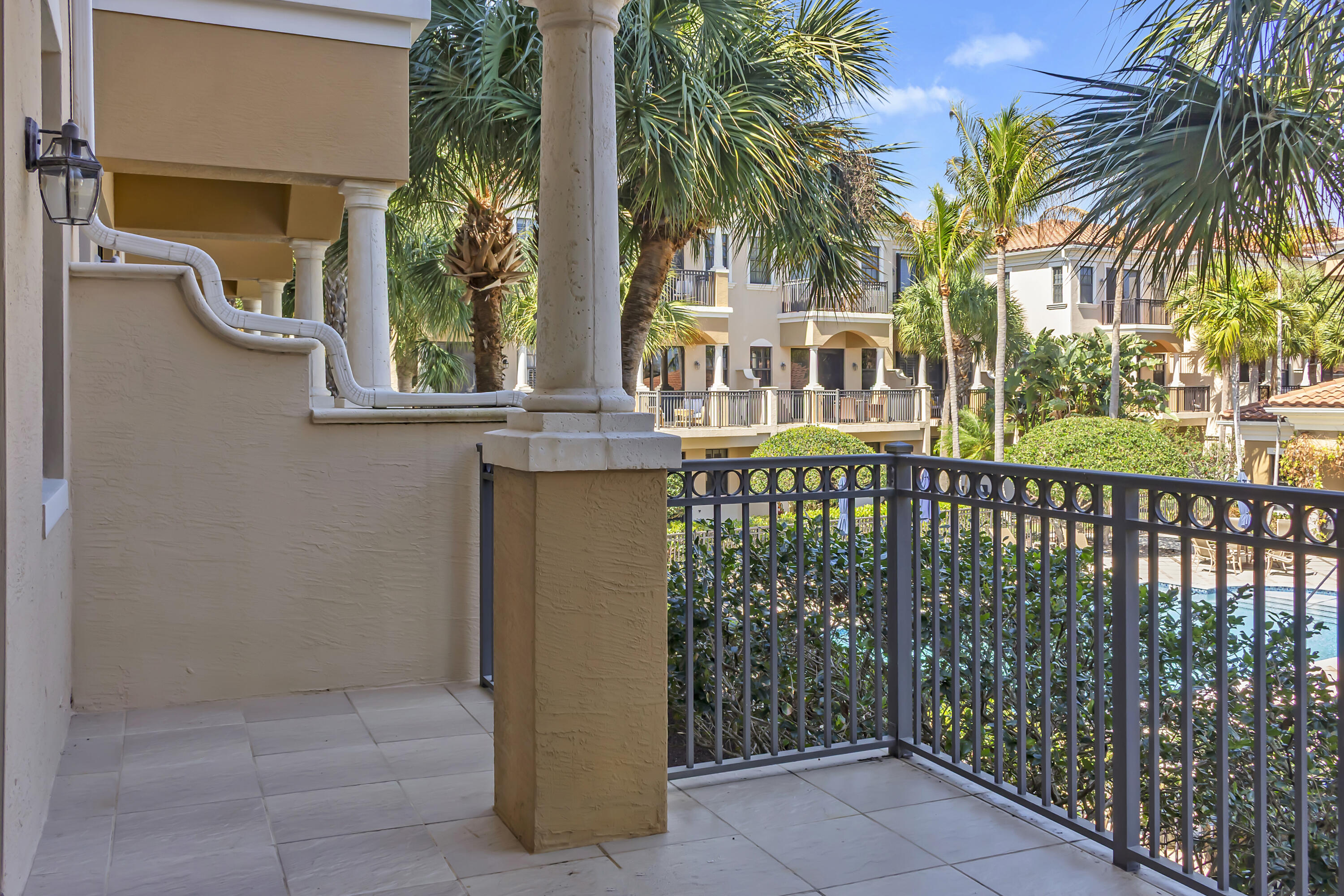 CASA DEL SOL OF TEQUESTA - Residential