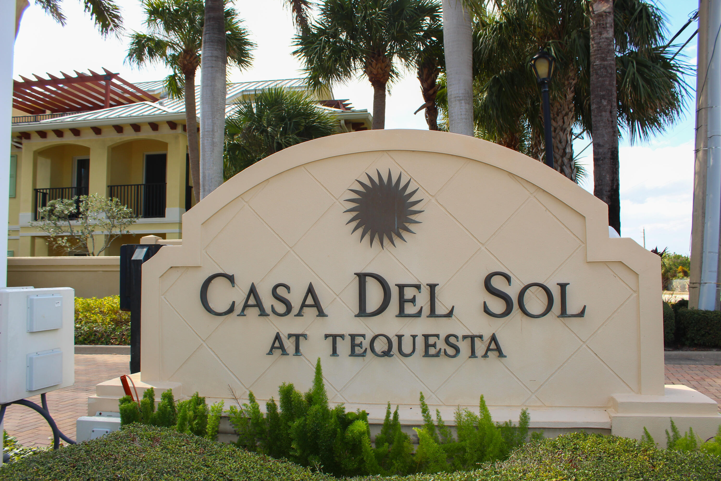 CASA DEL SOL OF TEQUESTA - Residential