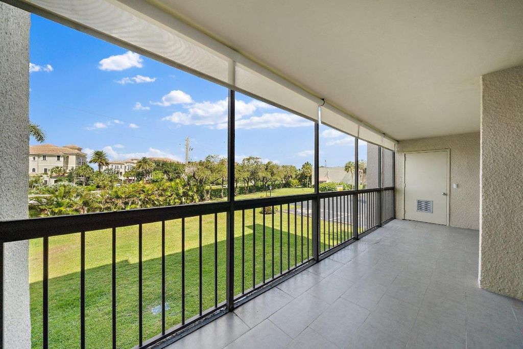 Photo of 1605 S Us Highway 1 #201m1, Jupiter, FL 33477 (MLS # R10942246)