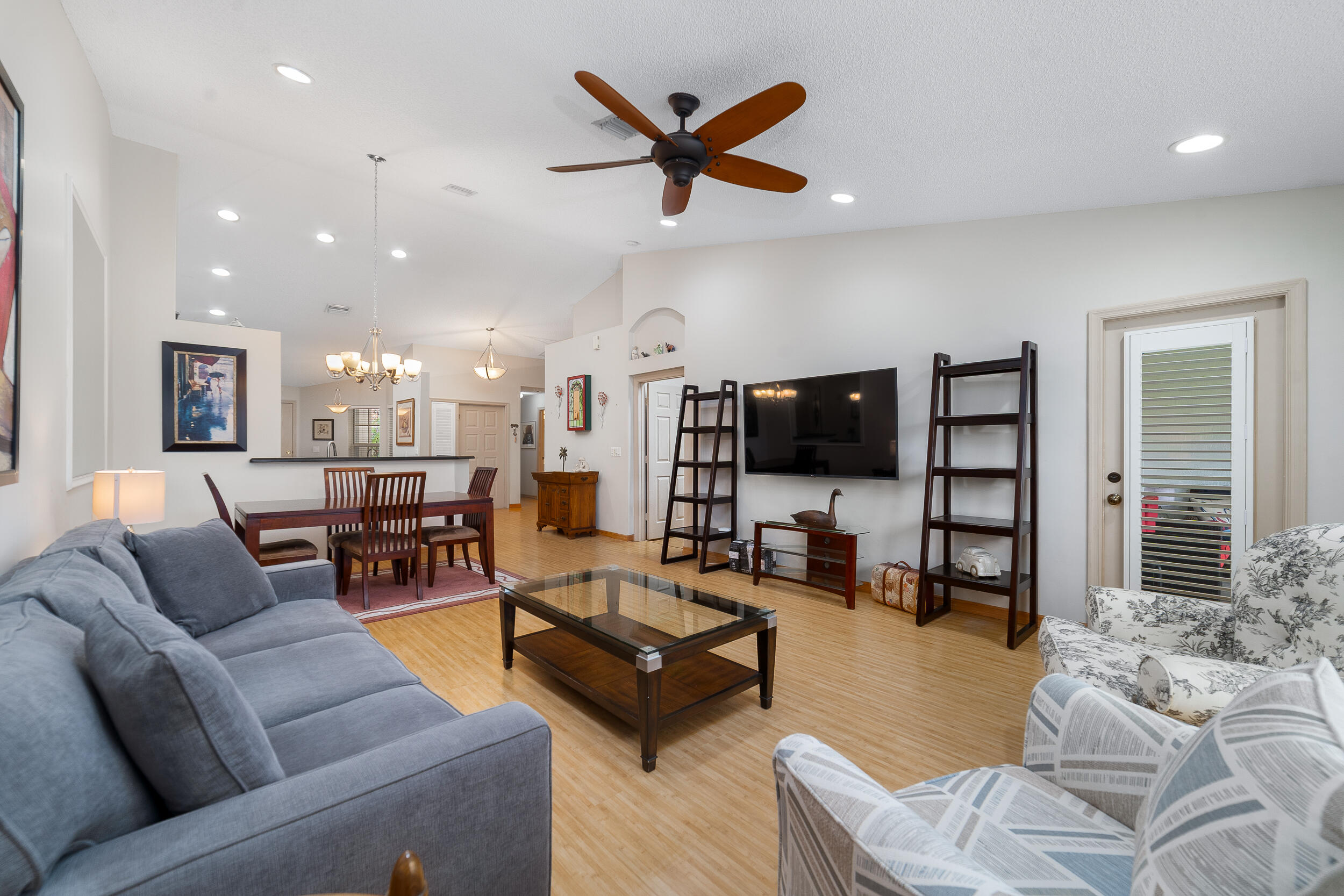 FLORAL LAKES 1 - Residential