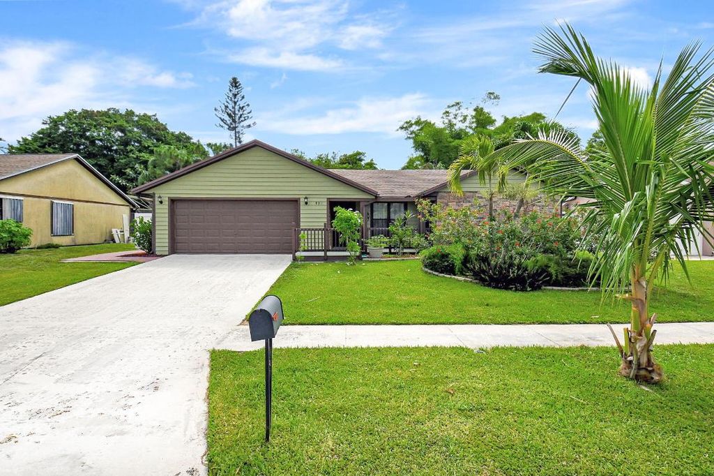 Photo of 9311 Longmeadow Circle, Boynton Beach, FL 33436 (MLS # R11143943)