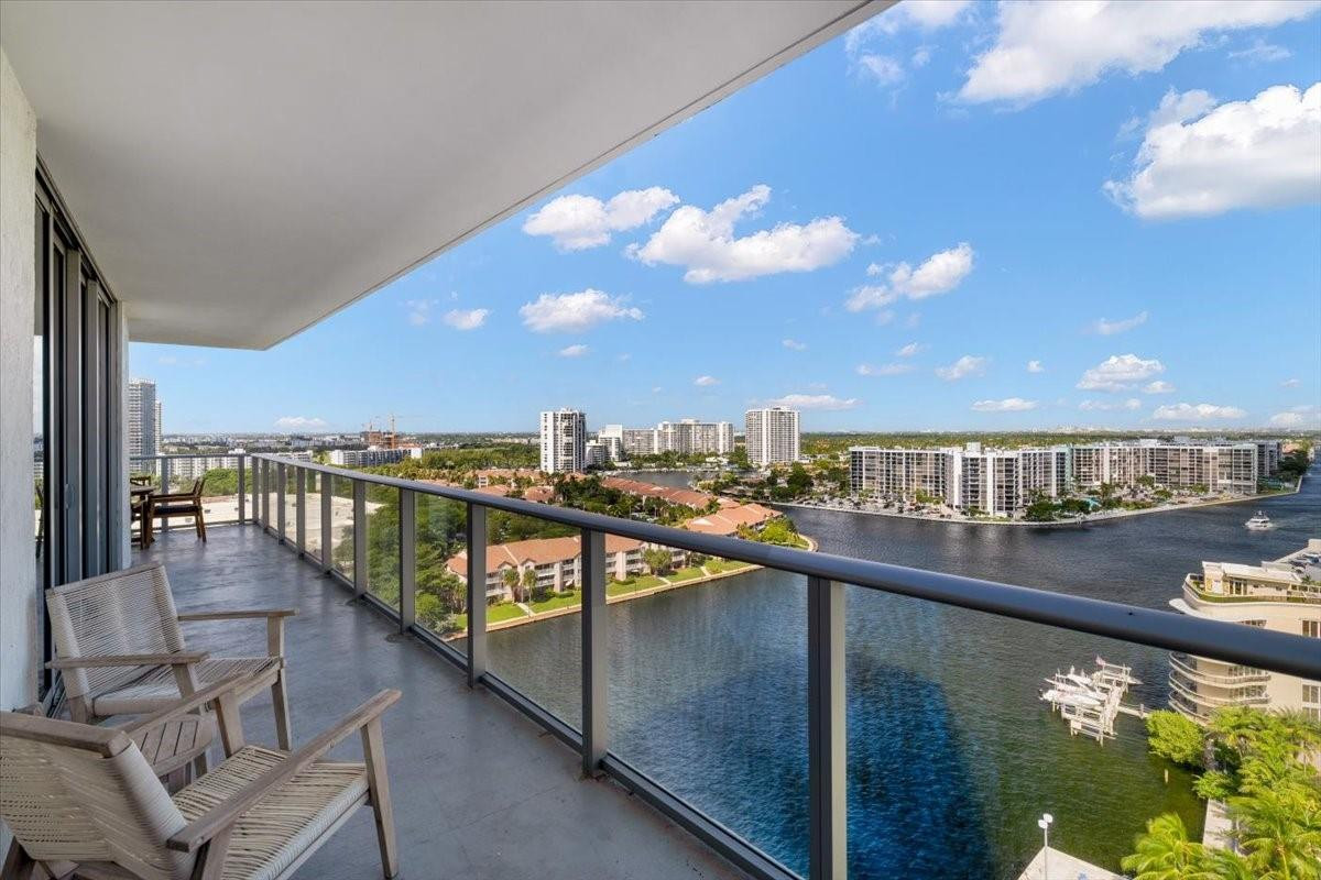 Hyde Beach House - Residential