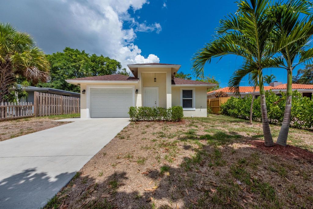 Photo of 815 Forest Hill Boulevard, West Palm Beach, FL 33405 (MLS # R10913406)