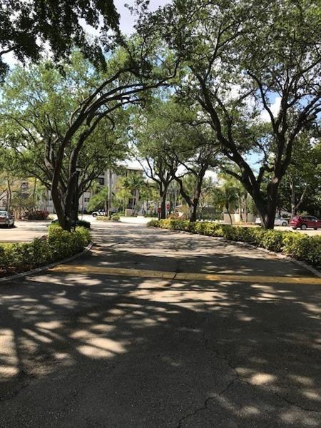 Country Club Towers Of Co - Residential Lease