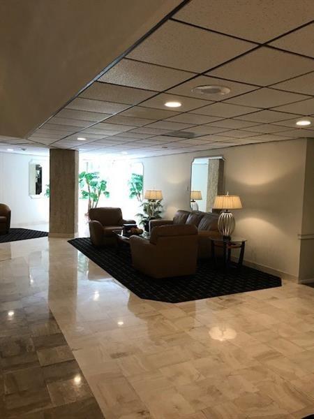 Country Club Towers Of Co - Residential Lease