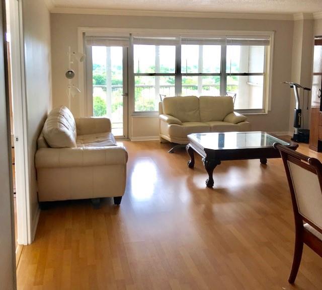 Country Club Towers Of Co - Residential Lease