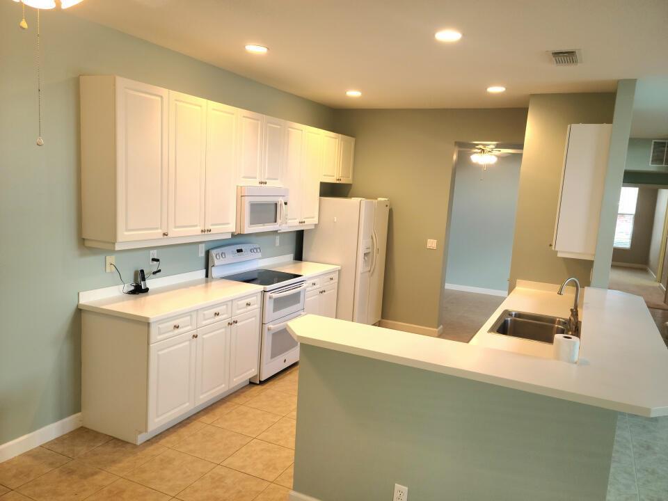TRADITION PLAT NO 8 - Residential Lease