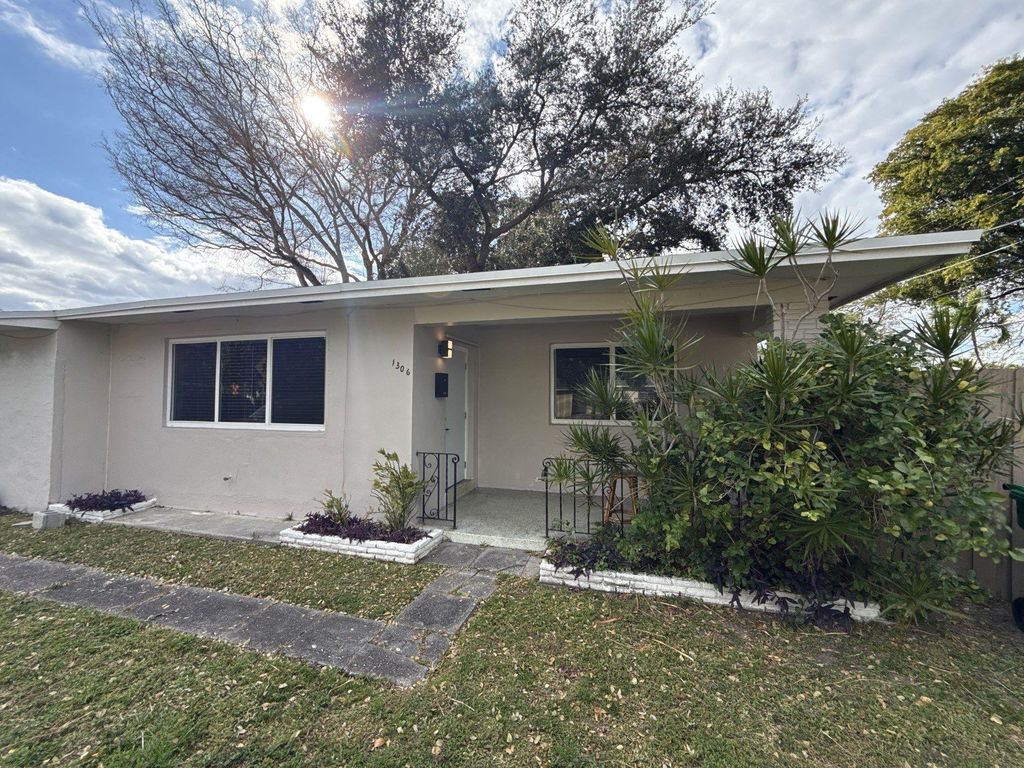 Photo of 1306 SW 2nd Avenue, Dania Beach, FL 33004 (MLS # F10550666)