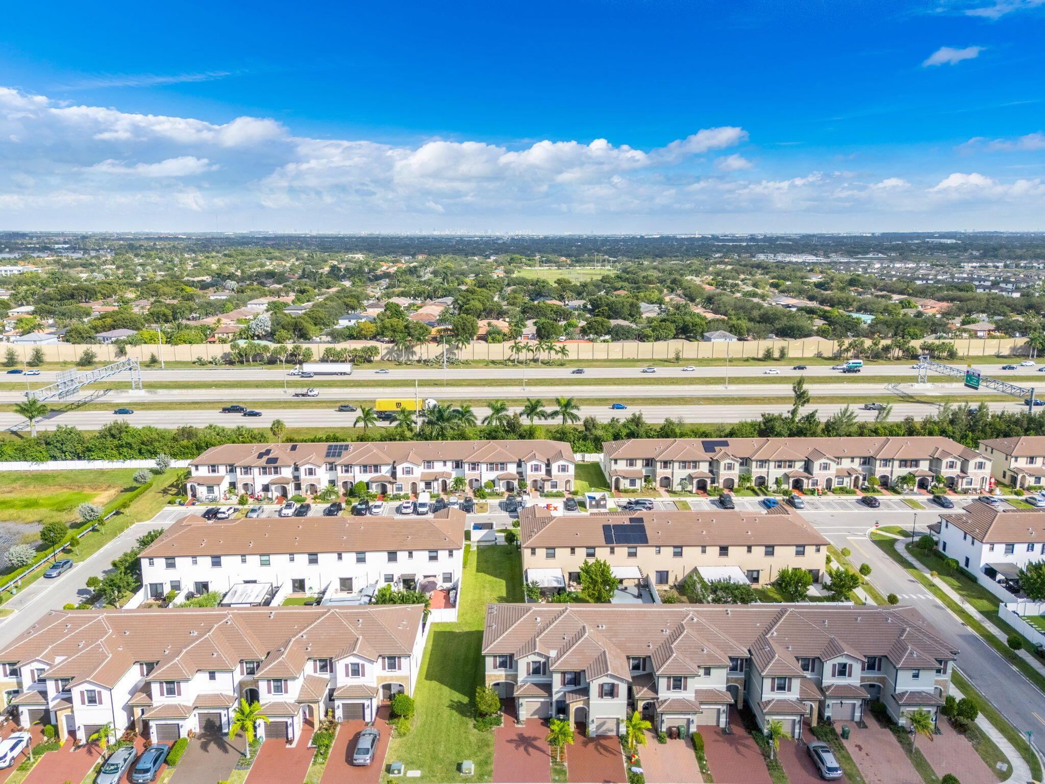 AQUABELLA NORTH REPLAT - Residential Lease