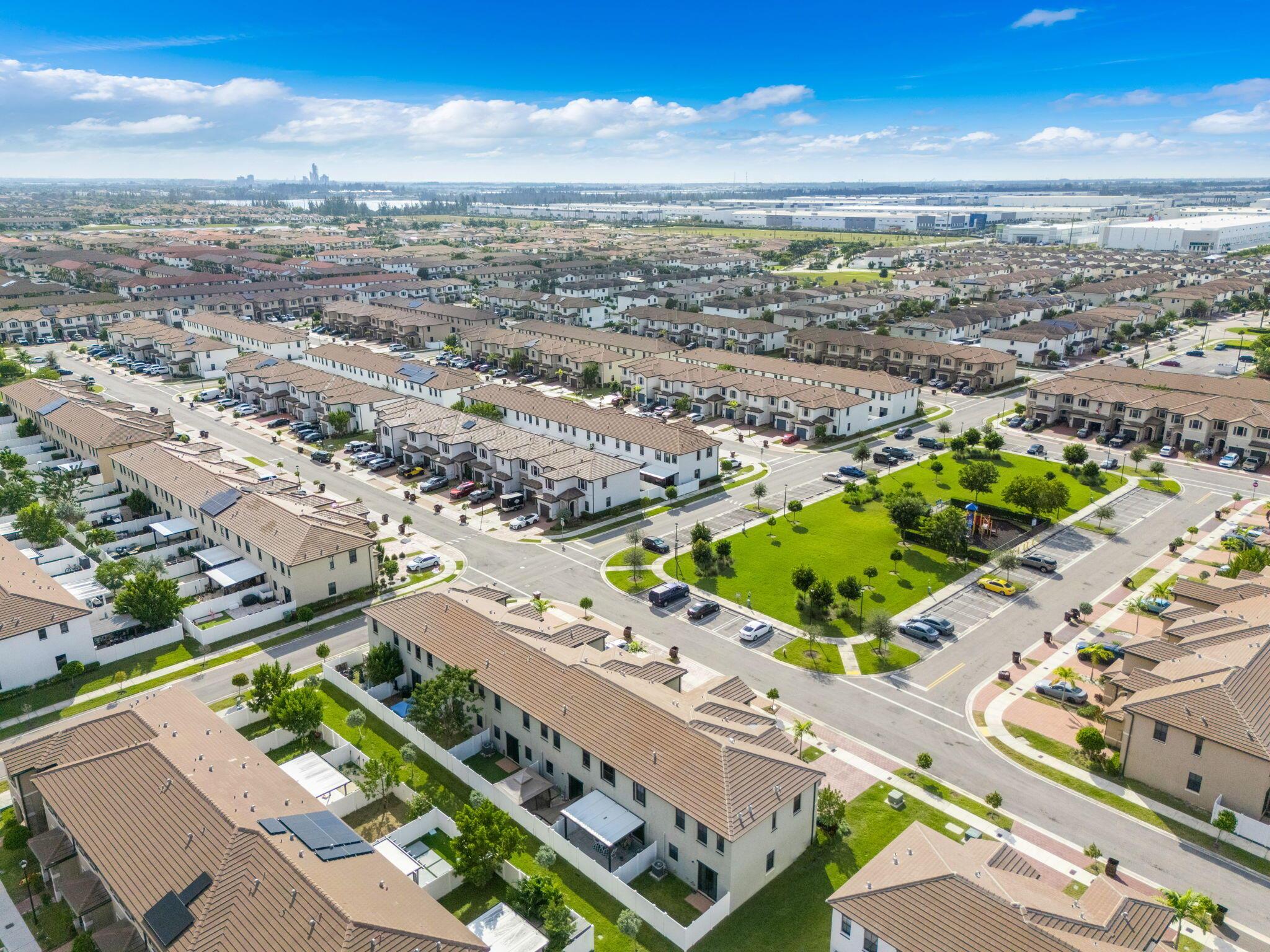 AQUABELLA NORTH REPLAT - Residential Lease